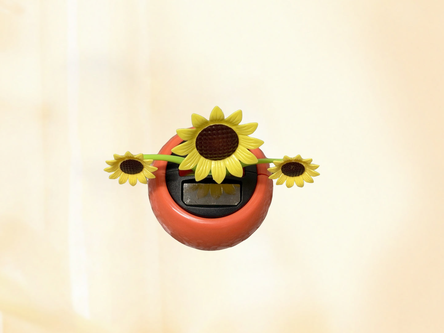 Mulcoll Solar Dancing Flower Toy – Automotive Interior Trim Auto Shaking Flower Dashboard Ornament for Car, Office Desk & Home Decor